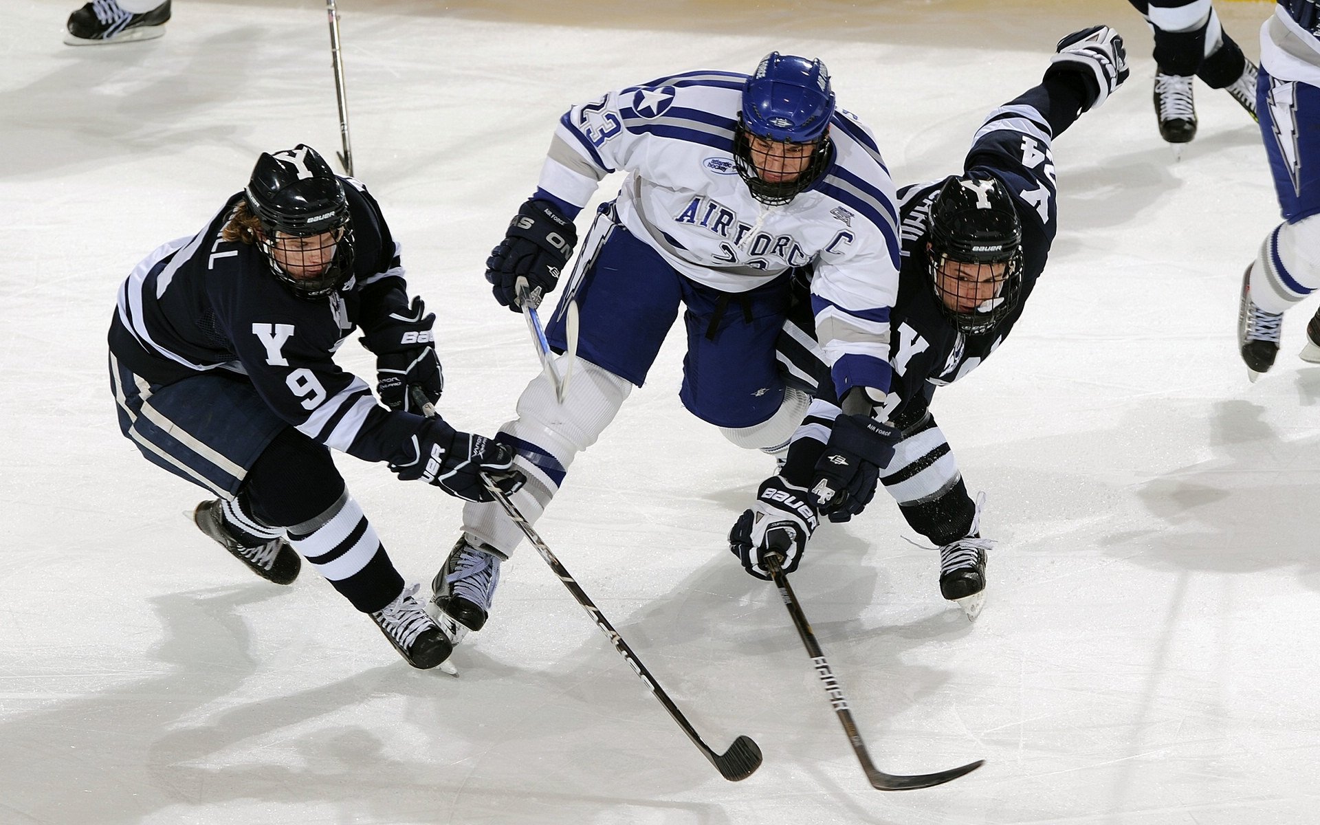 张本智和赛点兑现,热刺淘汰北京国安晋级四强,主帅激动落泪